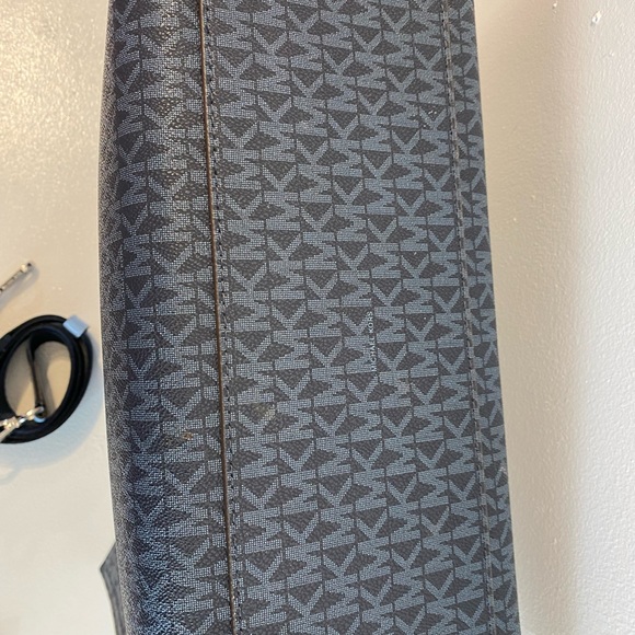 Like-new MICHAEL KORS KENLY Large Graphic Logo Tote Satchel Shoulder Sky Blue - Picture 7 of 8